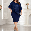 Vestido Midi Liz com Sobreposição Assimétrica, Detalhes Brilhantes e Decote Arredondado